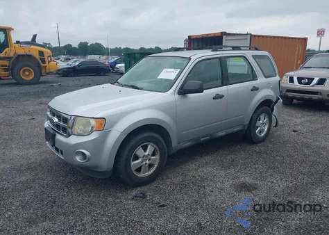 2011 Ford Escape Xls z USA, uszkodzony, nr VIN 1FMCU0C73BKB19965